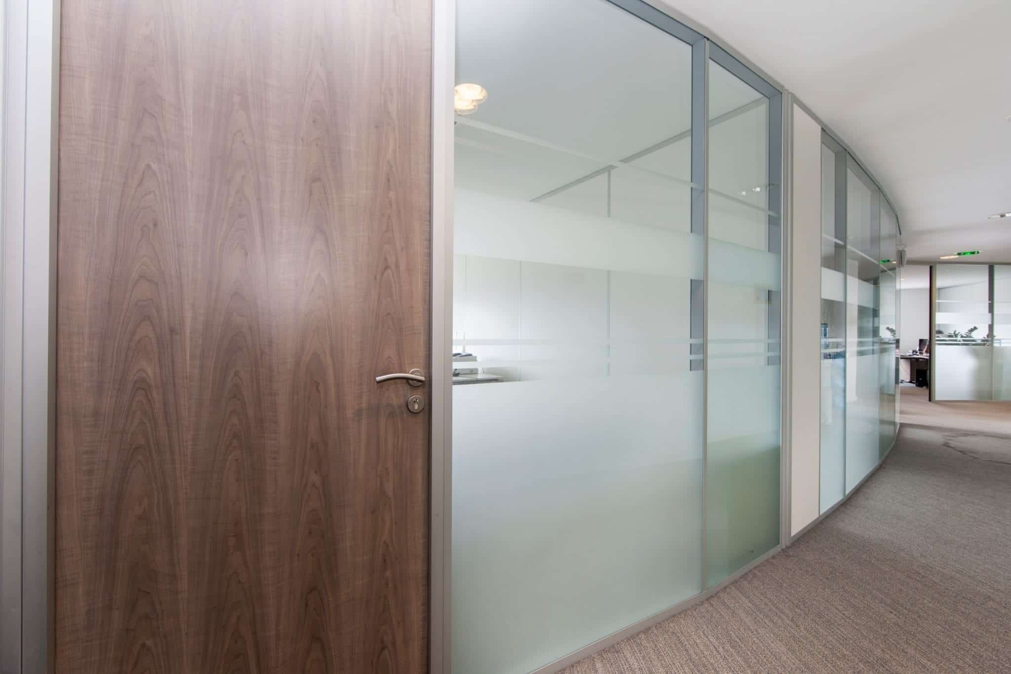 Stratifié bois pour placage agencement de bureau et portes